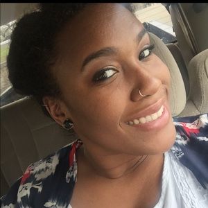 Meet your Posher, Janique